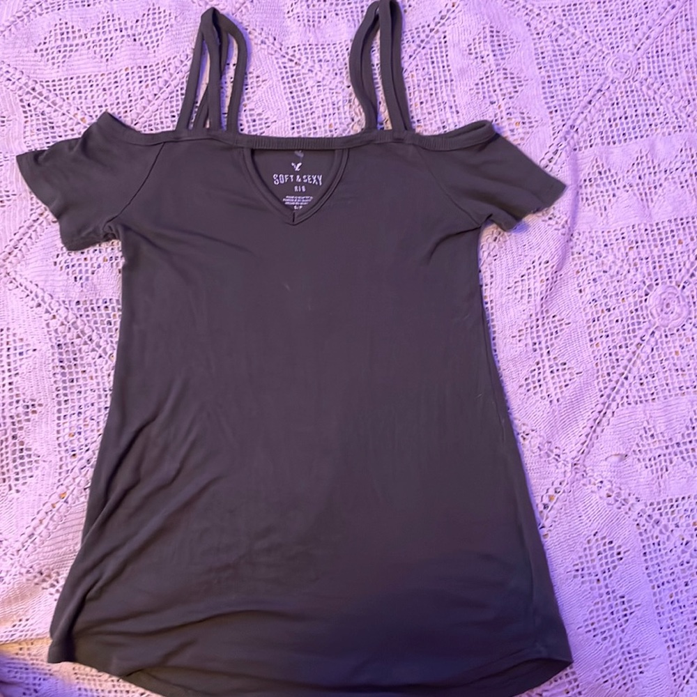 American eagle soft and sexy cold shoulder tank